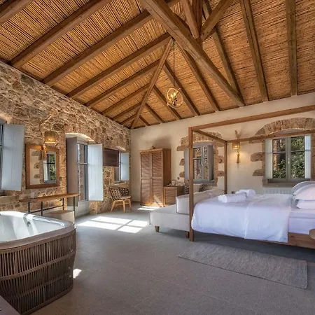 Ippola Boutique Hotel 4*