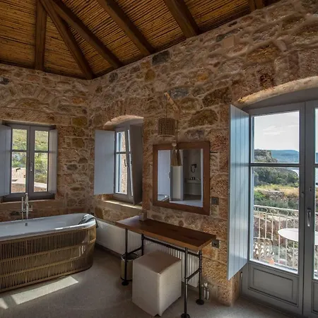 Ippola Boutique Hotel 4*