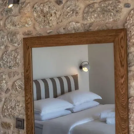 Ippola Boutique 4*