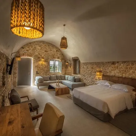 Ippola Boutique 4*