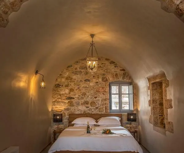 ホテル Ippola Boutique Érimos